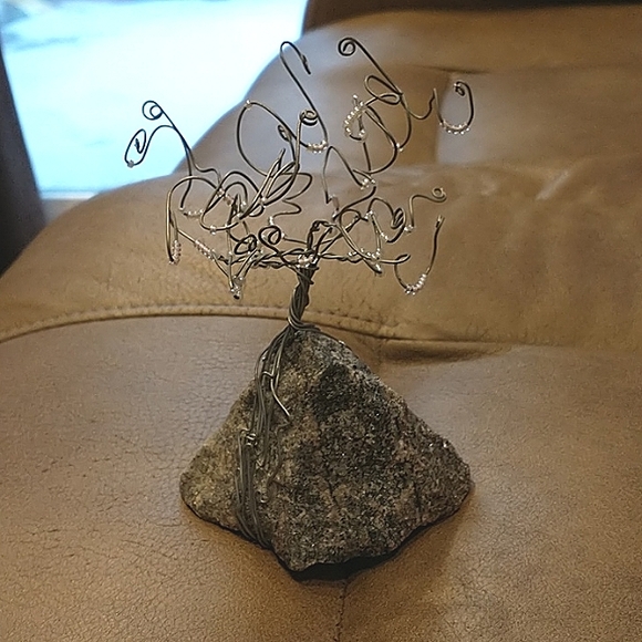 Hand crafted Tree of Life Wire Sculpture - Picture 1 of 8